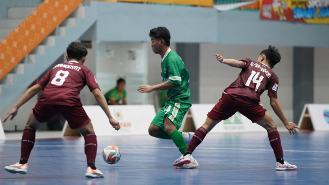 Laga futsal PON 2024 antara Kaltim dengan Sulsel.