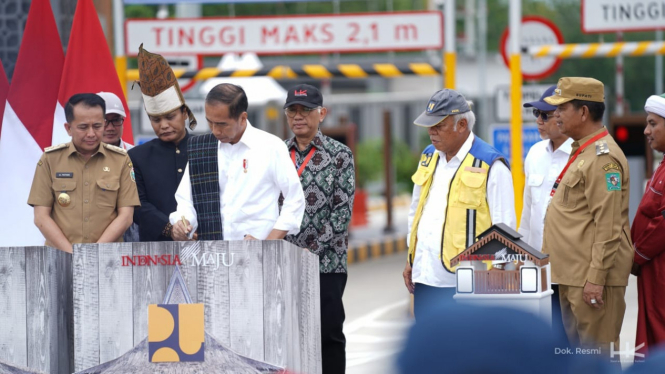 Presiden RI, Joko Widodo resmikan dua ruas jalan tol di Sumut.