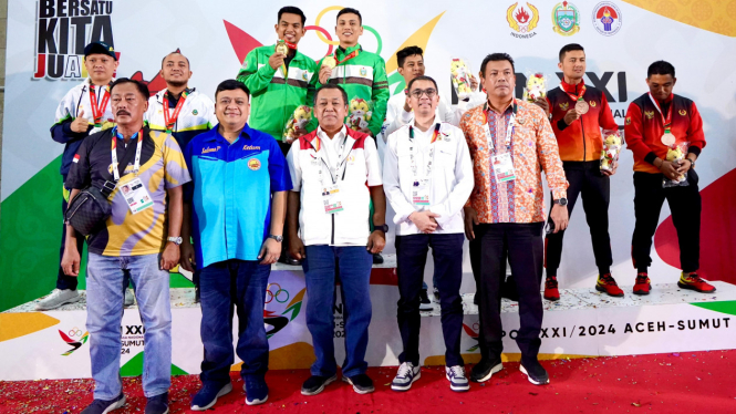 Pebiliar Sumut, Jefri Zen - Punguan raih emas biliar nomor 10 ball double putra PON 2024.