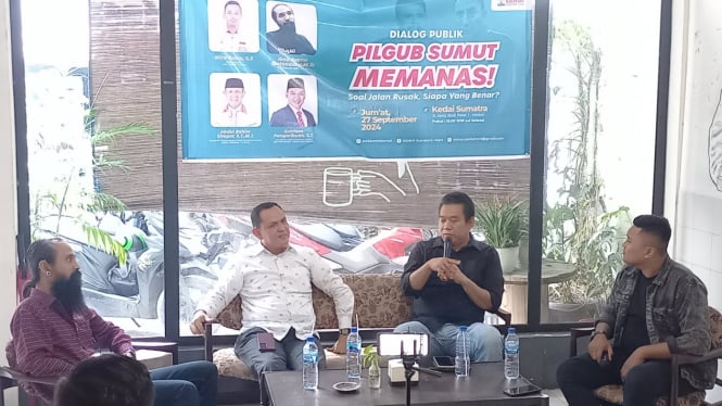 Dialog publik 'Pilgub Sumut Memanas, Soal Jalan Rusak, Siapa yang Benar?'.