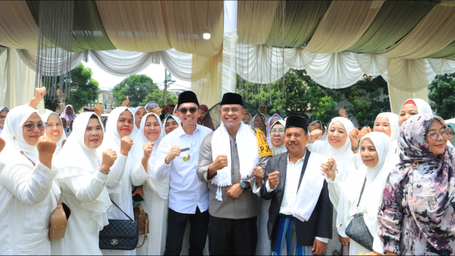 Kapolda Sumut, Irjen Pol Whisnu Hermawan Februanto menghadiri tabligh Akbar memperingati Maulid Nabi Muhammad SAW di Kabupaten Labuhanbatu.