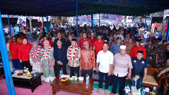 Gubernur dan Wakil Gubernur Sumut nomor urut 2, Edy Rahmayadi-Hasan Basri Sagala saat berkampanye di Labusel.