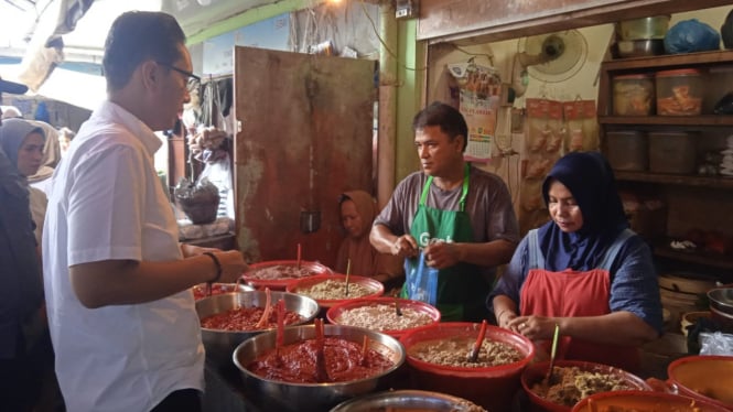 Calon Wali Kota Medan, Rico Waas serap aspirasi pedagang.