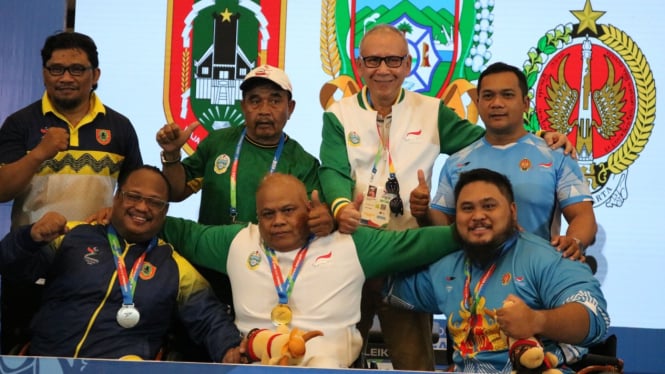 Para atlet dan official NPC Sumut mengikuti Peparnas di Solo.