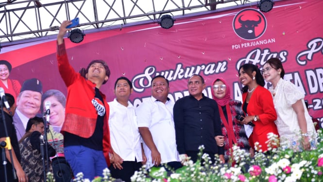 Cagub Sumut, Edy Rahmayadi bersama Calon Bupati dan Wakil Bupati Samosir, Freddy Lamhot Paulus Situmorang dan Andreas Bolivi Simbolon.