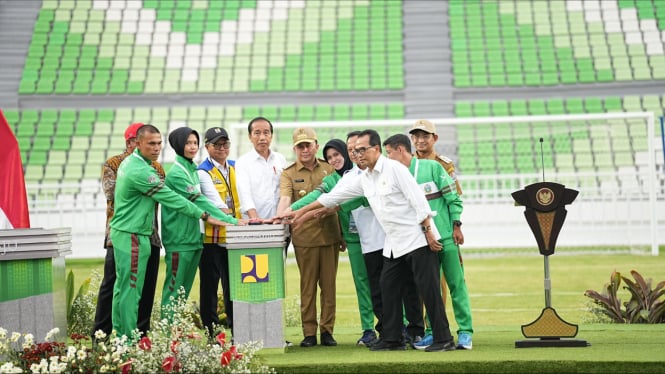 Presiden RI, Joko Widodo meresmikan Stadion Utama Sumatera Utara.