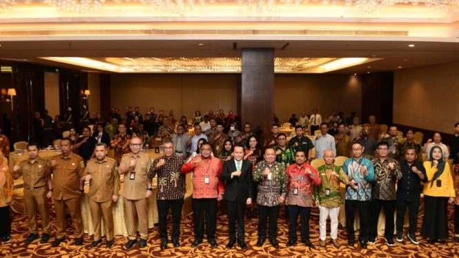 Pj Gubernur Sumut, Agus Fatoni saat menghadiri FGD Penyusunan Strategi Pengumpulan Data Sensus Ekonomi 2026 di Hotel JW Marriot, Kota Medan.