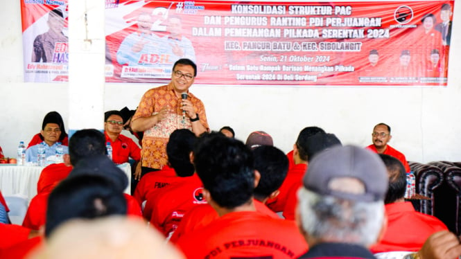 Calon Bupati Deliserdang, dr. Asri Ludin Tambunan hadiri konsolidasi PDI Perjuangan.