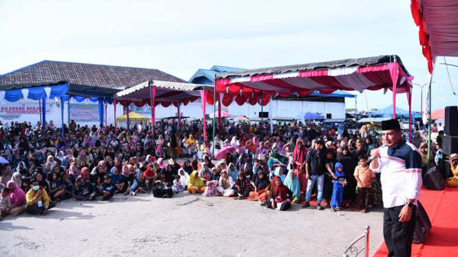 Calon Gubernur Sumut, Edy Rahmayadi bertemu masyarakat di Pelabuhan Tanjung Tiram, Kabupaten Batubara.