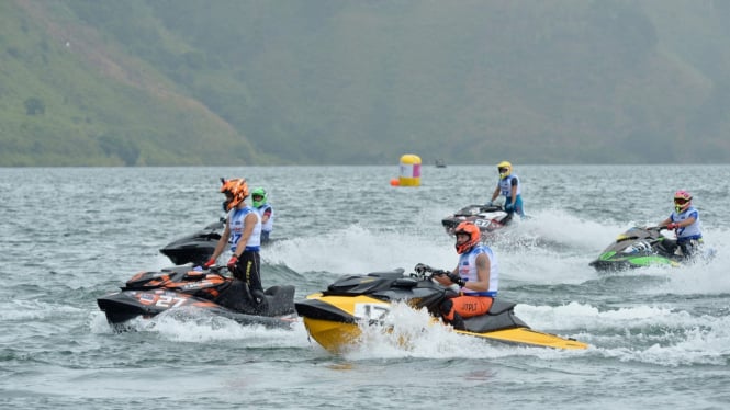 Hari pertama Aquabike World Championship 2024 di Pantai Sinalsal, Tongging di Kabupaten Karo.