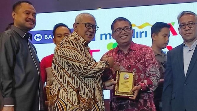 Pertamina Sumbagut menerima Anugerah Mitra Media 2024.