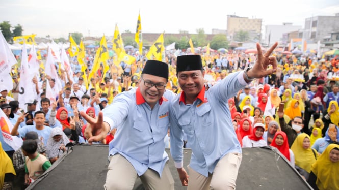 Kampanye akbar paslon Bupati dan Wakil Bupati Deliserdang, dr Asri Ludin Tambunan-Lom Lom Suwondo (ADIL) di Kecamatan Percut Sei Tuan, Deliserdang.