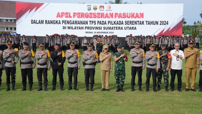 Apel pergeseran pasukan Bantuan Kendali Operasi (BKO) di Lapangan Tribrata Polda Sumut.