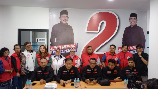 Tim Hukum Edy-Hasan laporkan Rektor USU, Muryanto Amin ke Bawaslu Sumut.