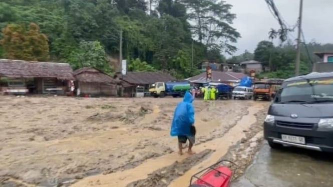 Longsor terjang Kecamatan Sibolangit, Kabupaten Deliserdang.