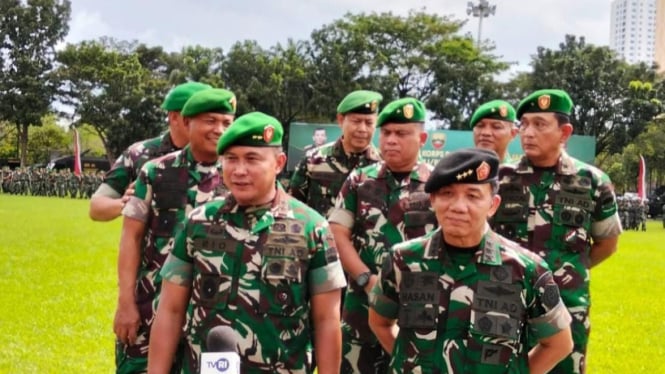 Letjen TNI Mochammad Hasan dan Pangdam I/BB, Mayjen TNI Rio Firdianto berikan keterangan pers.