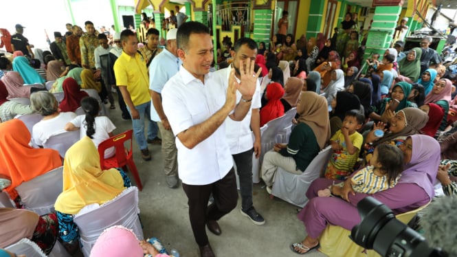 Anggota  RI, Musa Rajekshah saat reses menemui masyarakat Belawan, Kota Medan.