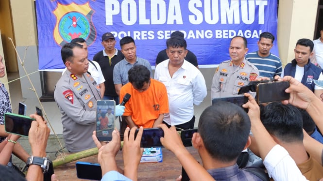 Kapolres Sergai, AKBP Jhon Hery Sitepu paparkan kasus pembunuhan pelajar SMP dalam karung.