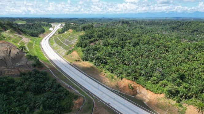 Jalan Tol Tanjung Pura-Pangkalan Brandan.