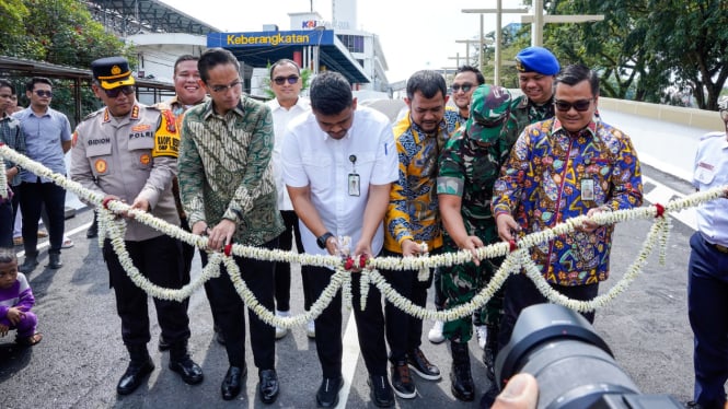 Wali Kota Medan, Bobby Nasution meresmikan overpass Jalan Stasiun Medan.