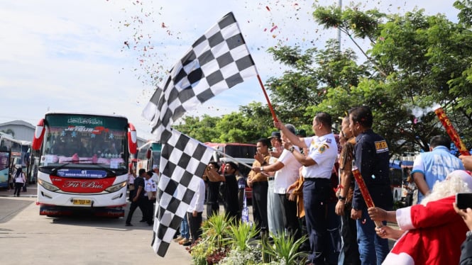 Pelepasan keberangkatan mudik natal gratis di Terminal Amplas.