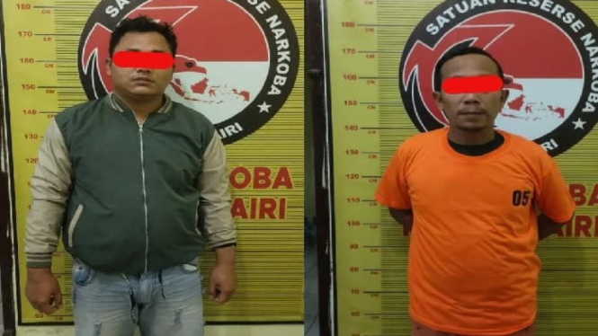 Oknum polisi Briptu AKS bersama warga sipil, JB ditangkap saat kasus sabu.