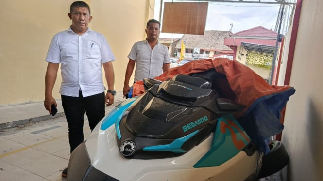 Jetski yang viral di media sosial saat diamankan petugas kepolisian.