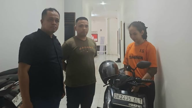 Sinta, mahasiswi terlibat sindikat curanmor ditangkap polisi.