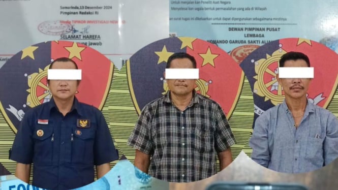 Tiga oknum LSM peras Kepsek diamankan petugas kepolisian.