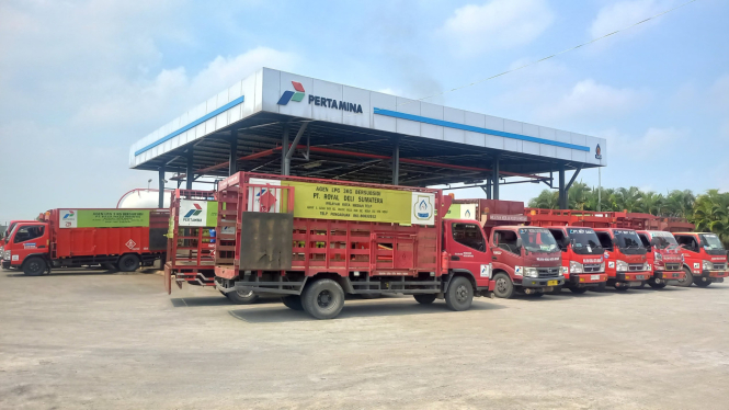 Aktivitas pengangkutan dan pendistribusian LPG 3 kg di SPBE si Kecamatan Medan Marelan, Kota Medan.