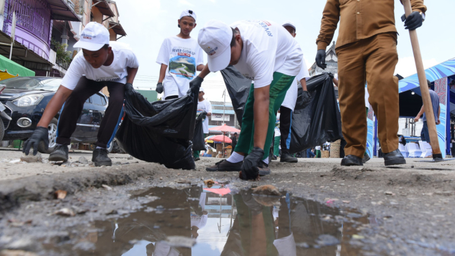 PJT I-BDSN bersama Forkopimda Toba gerakkan aksi bersih Lingkungan di Porsea, Kabupaten Toba.