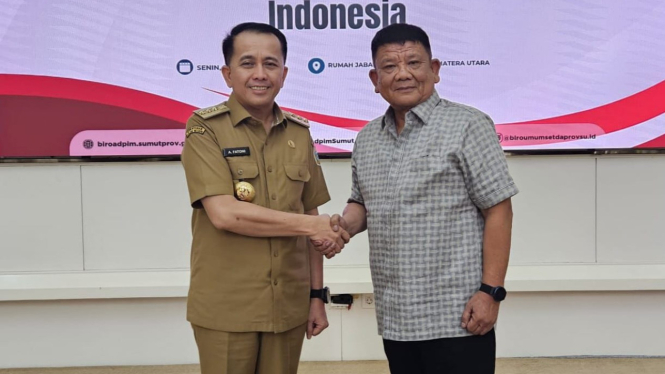 Pj Gubernur Sumut, Agus Fatoni bersama Ketua Umum FOPI Sumut, Hatunggal Siregar.