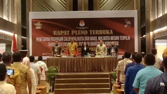 KPU Medan menggelar rapat pleno terbuka, penetapan Walikota dan Wakil Walikota Medan periode 2025-2030, di Le Hotel Polonia, Kota Medan.