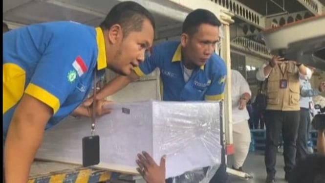 Peti jenazah WNI asal Sumut korban penembakan APMM di Malaysia tiba di Bandara Kualanamu.