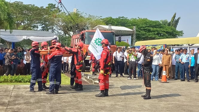 Simulasi penanganan K3 dalam Peringatan Bulan K3 di kawasan Bandara Kualanamu.