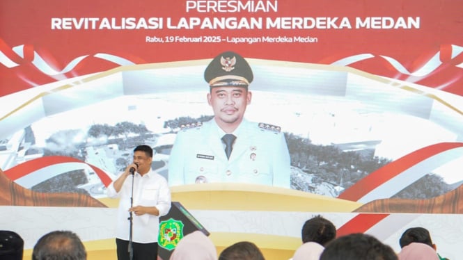 Wali Kota Medan, Bobby Nasution saat meresmikan revitalisasi Lapangan Merdeka Medan.