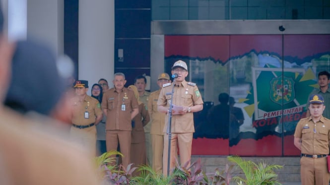 Wakil Wali Kota Medan, Zakiyuddin Harahap memimpin apel bersama di Kantor Wali Kita Medan.