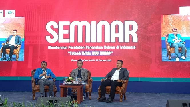 Seminar Membangun Peradaban Penegakan Hukum di Indonesia di Kampus UMSU.