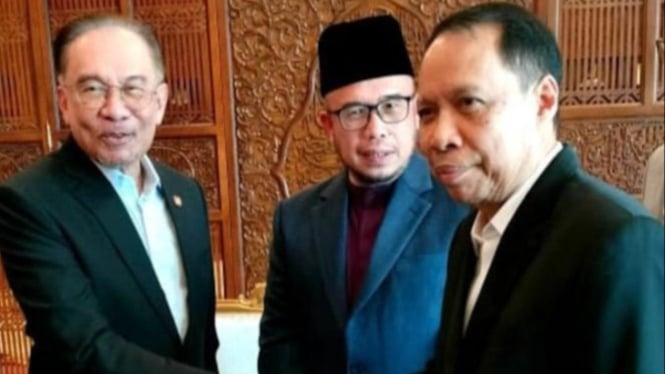 Rektor UMSU, Prof Agussani saat bertemu dengan Perdana Menteri Malaysia, Dato Sri Anwar Ibrahim.