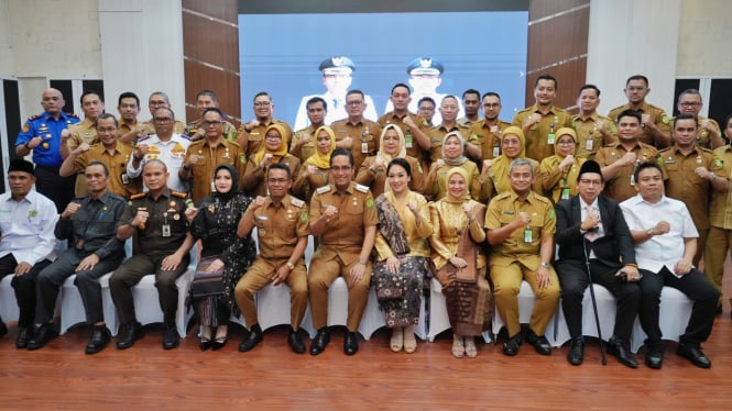 Foto bersama pisah sambut Wali Kota Medan tanpa Bobby Nasution yang merupakan Wali Kota Medan periode 2021-2024.