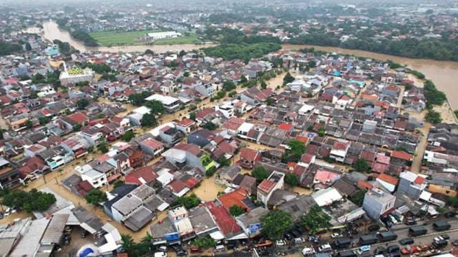 Kondisi Bekasi terendam banjir.