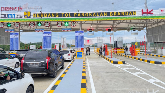 Gerbang tol Pangkalan Brandan.