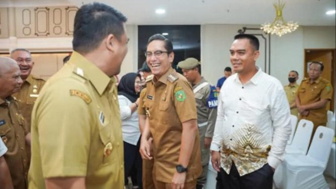 Gubernur Sumut, Bobby Nasution bersama Wali Kota Medan, Rico Waas.