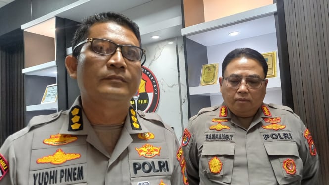 Plt Kabid Humas Polda Sumut, Kombes Pol Yudhi Surya Markus Pinem dan Kabid Propam Polda Sumut, Kombes Pol. Bambang Tertianto.