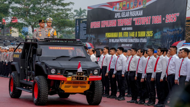 Apel Gelar Pasukan 'Operasi Ketupat Toba 2025' di Lapangan KS Tubun Mapolda Sumut.