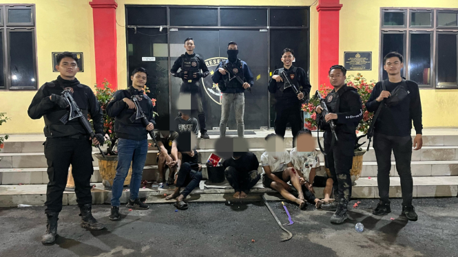 Tiga pemuda hendak tawuran diamankan petugas kepolisian.