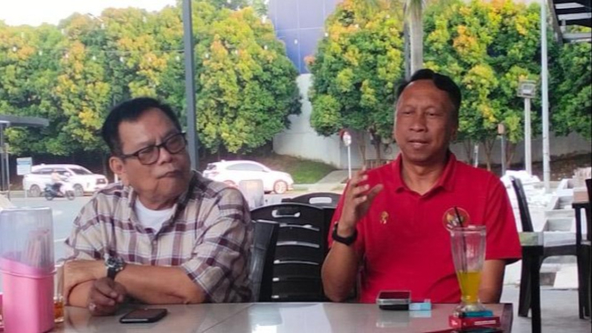 Sekum FORKI Sumut, Zulkarnaen Purba dan Ketua PJSI Sumut, Arief Fadhillah.