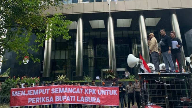 Aktivis Sumut demo di KPK desak tindaklanjuti laporan korupsi di Labura.