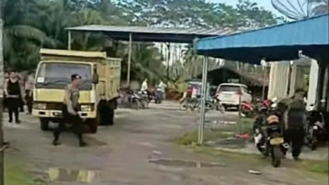Lokasi judi sabung ayam di Asahan digrebek Polres Asahan.