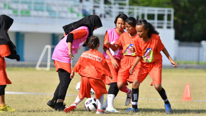 Pertandingan sepakbola wanita pada AFC Women Football Day 2025 di Stadion Mini Pancing.